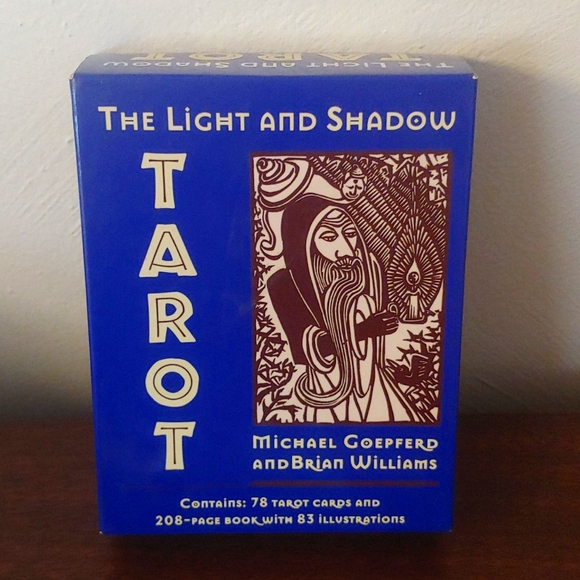 The Light and Shadow Tarot Deck - Picture 3 of 4